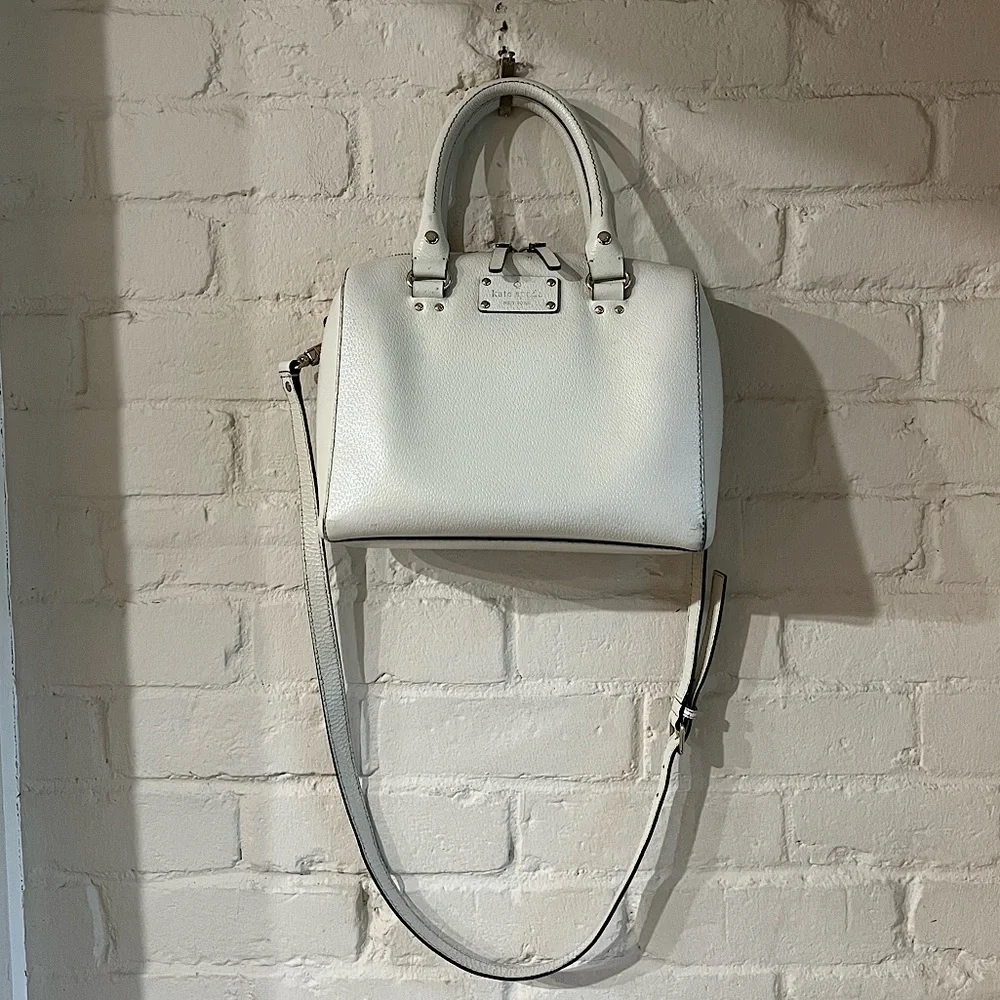Kate Spade vintage beautiful 100% cow leather off white cream purse satchel